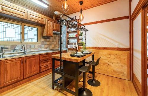 Yeosu House | Ellon Hanok Pension