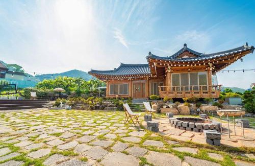 Yeosu House | Ellon Hanok Pension