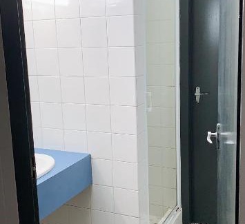 Golden Square Hotel | Elm Motel