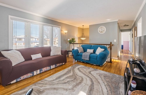 West Omaha House | Elm. Peaceful pet friendly home. No pet fee!
