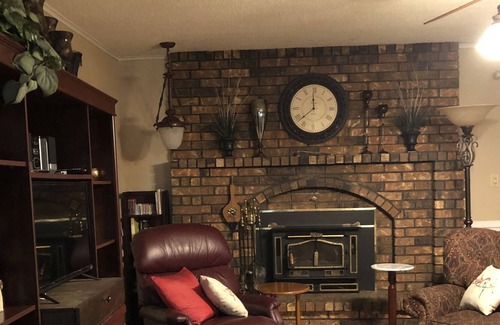 Springfield House | Elmira Getaway, Central location