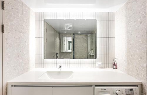 Seo Apartment | Elmomento Songdo