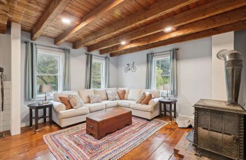 Morrisville House | Elmore Meadows