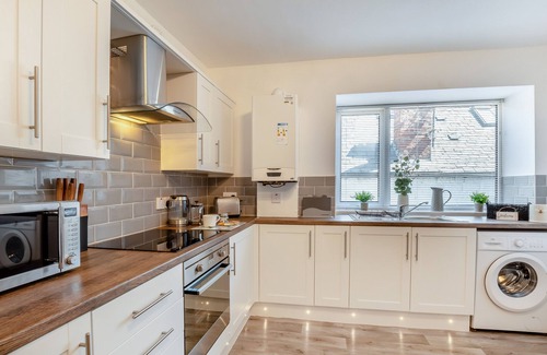 Rothbury House | Elmsleigh Nest - Two Bedroom House, Sleeps 4