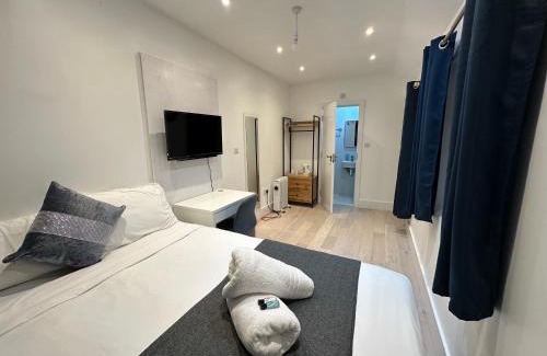 Middle Park and Sutcliffe House | Eltham Hill Stay