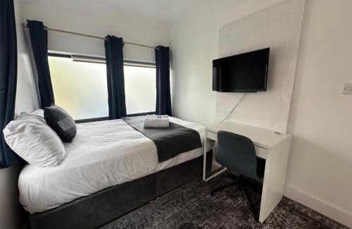 Middle Park and Sutcliffe House | Eltham Hill Stay