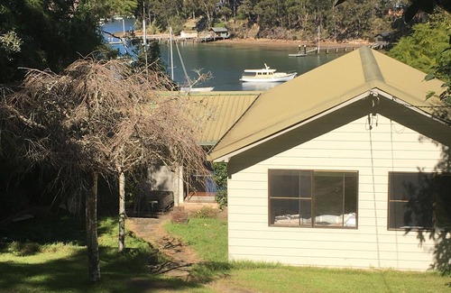 Lovett Bay House | Elvina Bay Retreat - Tranquil Waterfront Getaway