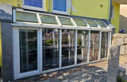 Obergroningen Apartment | ELW sonnig,Terasse, bis zu 13 Schlafpl.