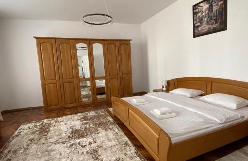 Center Apartment | Ely`s Place