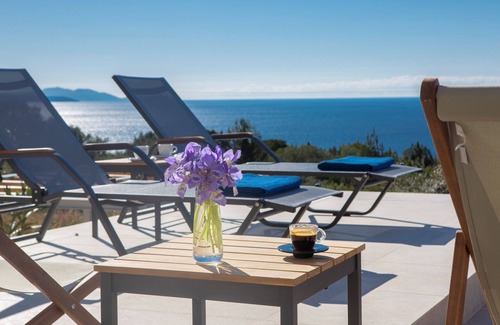 Evgiros Villa | ELYANE VILLAS 1 - Luxury Seafront Villa near Ammoussa Beach