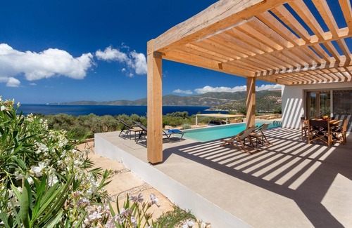 Evgiros Villa | ELYANE VILLAS 1 - Luxury Seafront Villa near Ammoussa Beach