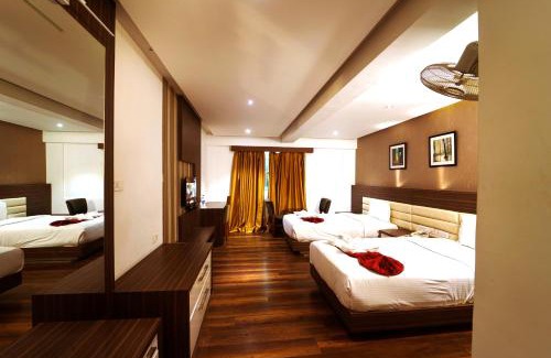 Kozhikode Hotel | Emarald Hotel Calicut