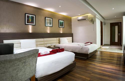 Kozhikode Hotel | Emarald Hotel Calicut