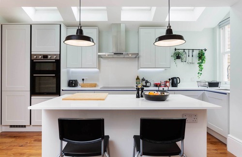 Oval House | Embassy Elegance, by Veeve