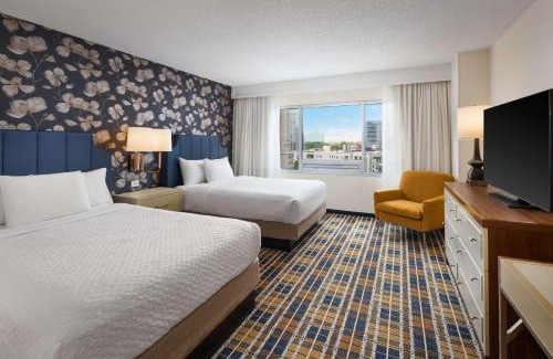 Peachtree Park Hotel | Embassy Suites by Hilton Atlanta Buckhead