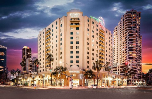 Downtown San Diego Hotel | Embassy Suites by Hilton San Diego Bay Downtown