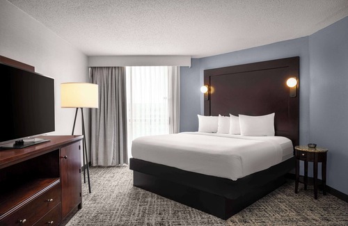 Redmont Park Hotel | Embassy Suites Hotel Birmingham