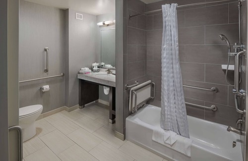 Tanasbourne Hotel | Embassy Suites Portland/Hillsboro, Oregon