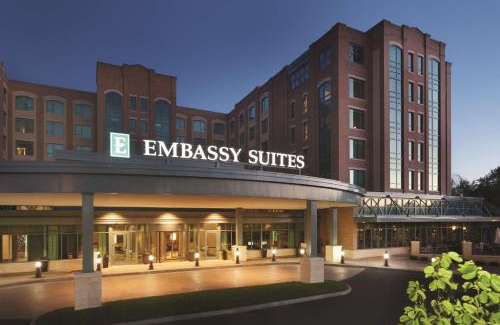 Saratoga Springs Hotel | Embassy Suites Saratoga Springs