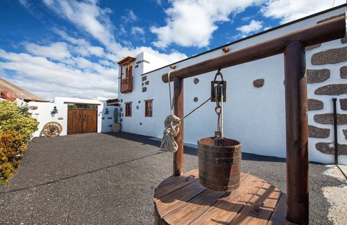 Tajaste Cottage | Emblematic House Garaday, near Timanfaya, volcanoes natural park, beach