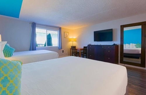Seaside Hotel | Embrace the Coastal Vibe! Pet-friendly Property, Free Parking, Kitchenette!