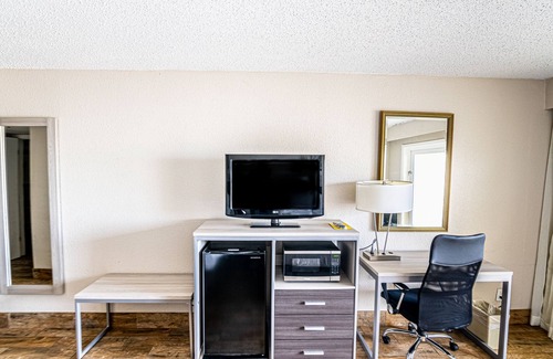 Del Mar Hotel | Emerald Beach Hotel