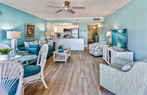 North Redington Beach Condo | Emerald Isle 104 Beachfront|Updates Galore|Amazing SUNSET Views| 2 Bdrms
