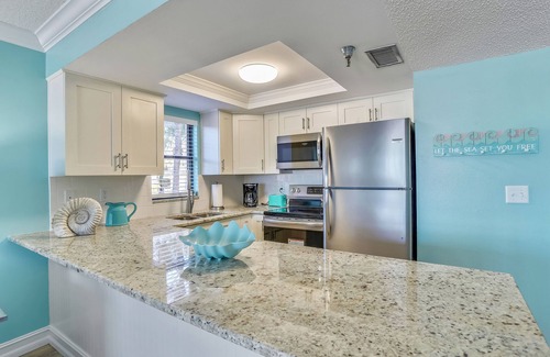 North Redington Beach Condo | Emerald Isle 104 Beachfront|Updates Galore|Amazing SUNSET Views| 2 Bdrms