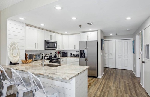 Pensacola Beach Condo | Emerald Isle