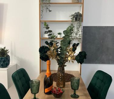 Tractorul Apartment | Emerald Residence