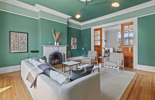 Downtown St. John's House | Emerald Victorian | Patio | 4+1 Bd | Parking