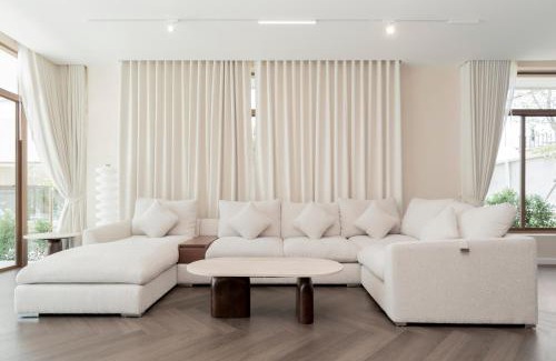 Huai Yai House | Emmarin Villa Pattaya