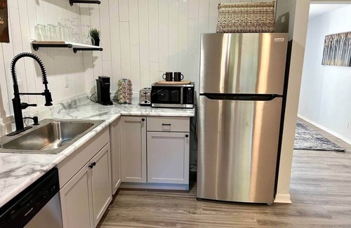 Royal Manor House | Empire - 4 Bed Ranch-Fire Pit - King Bed