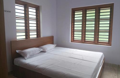 Sulthan Bathery Apartment | Empire Life Pool Villa