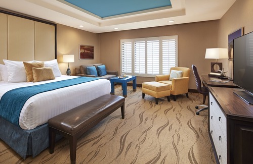 Village of La Jolla Hotel | Empress Hotel of La Jolla