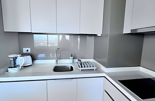 Apoquindo Apartment | En Los Dominicos, con azotea, 1D