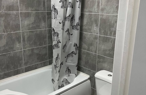 Clayhall House | En-suite Double Room