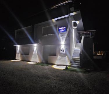 Karlovac Apartment | ENA 1 & 2 -BIG FREE PRIVAT parking - boats vans combi truck etc -cca 2000m2