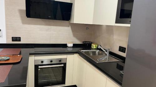Iznajar Apartment | Encanto en Iznájar con terraza y vistas a la montaña