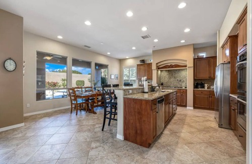 Indio House | Encanto Estate~ Walk to Festivals~ Family Fun