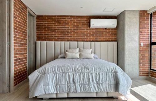 Laureles Apartment | Encanto moderno en Laureles Medellin con vista y AC