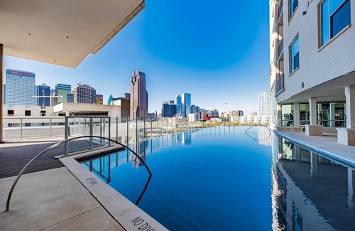 Albany House | Enchanted Ponds