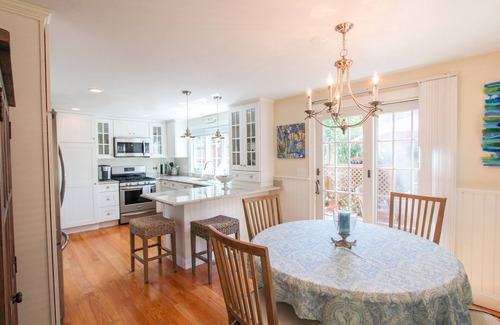 Osterville House | Enchanting 2 Bedroom Cottage - 1 block to Village Center-BEACH PASS-Weekly only
