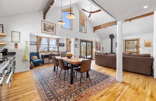 Wilson House | Enchanting 3-bedroom mountain chalet with WiFi in Wilson