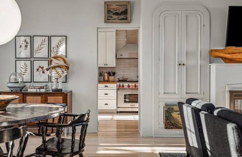 New Buffalo House | Enchanting 4BR 3BT Lakefront Cottage with Pool