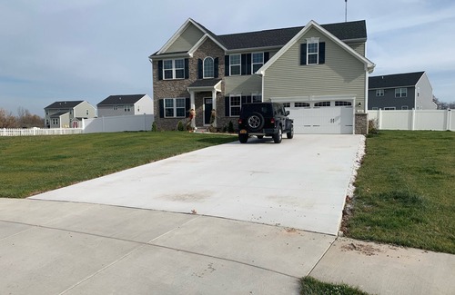 Grand Island House | Enchanting 5-bedroom house with AC in Grand Island, hot tub, patio, pool