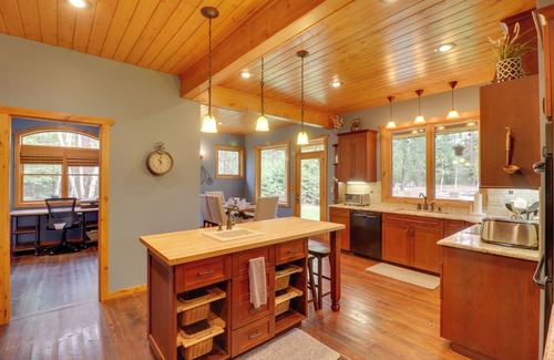 Bigfork Cabin | Enchanting Glacier Park Getaway by Flathead Lake!