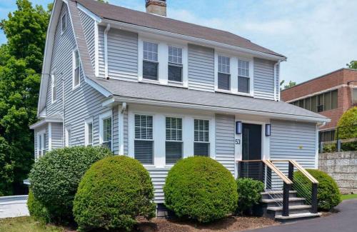 Stoneham House | Enchanting Hidden Door Escape