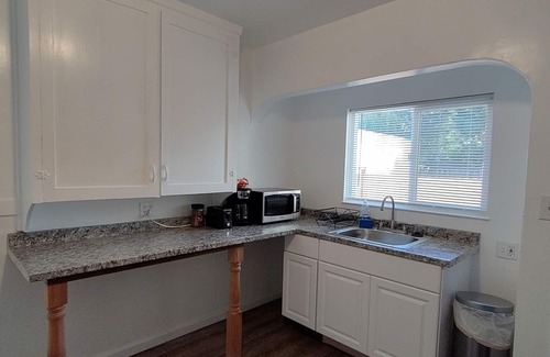 College Terrace House | Enchanting Home: Convenient, Cozy, Next to Stanford University with Free Parking