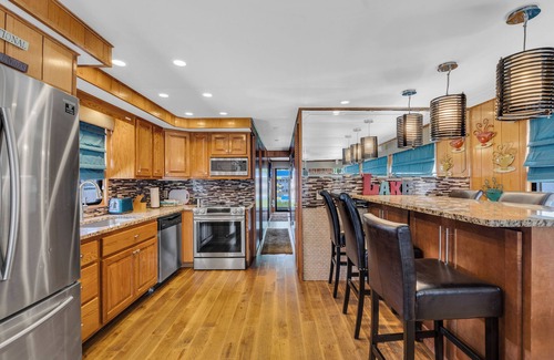 Smithville Boat Rental | Enchanting Houseboat on CHL @ Pates Ford Resort & Marina